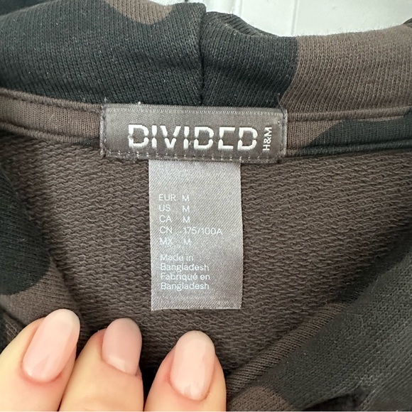 Divided by H&M Camouflage Print Sweatshirt - Picture 5 of 7